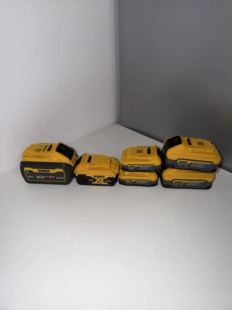 Cheie de impact 1/2″ DeWalt DCF900, cu set tubulare